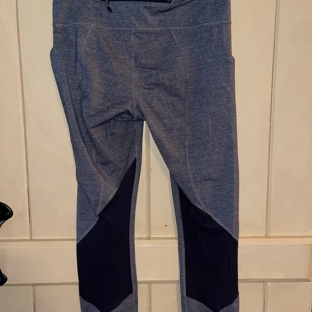 Lululemon, cropped grey legging, size 4/6 - Picture 2 of 5